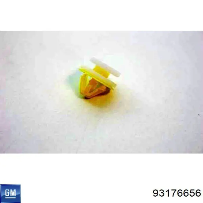 93176656 General Motors Пістон (кліп) кріплення обшивки дверей
