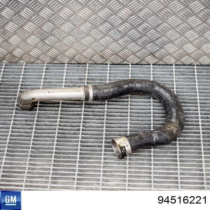 Шланг/патрубок интеркуллера 94516221 General Motors