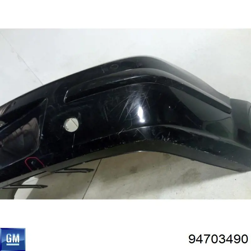 Задній бампер 94703490 General Motors