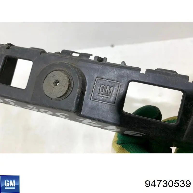 52049414 General Motors Напрямна заднього бампера, ліва