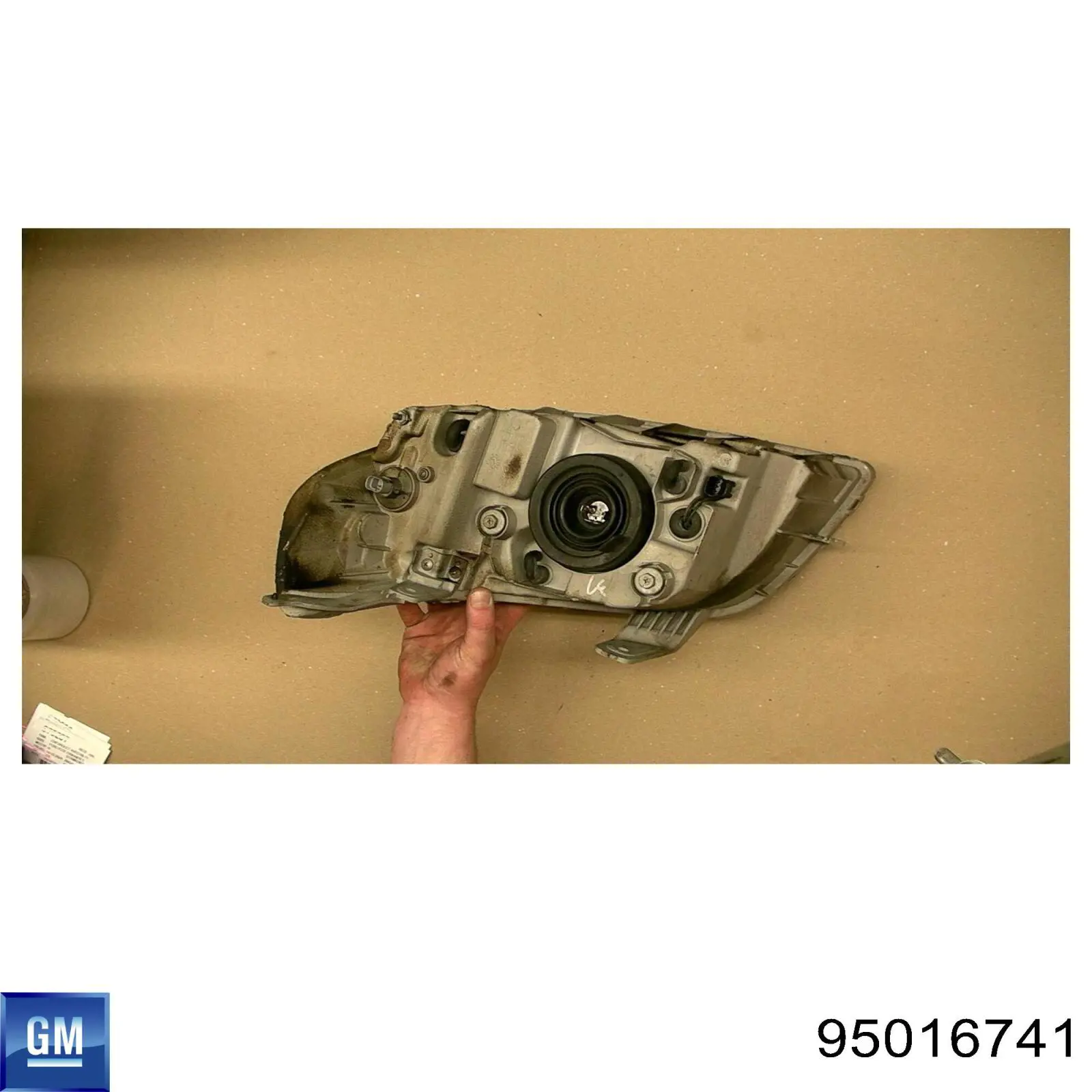 Купити 0160107R2C Tempest Права блок фара