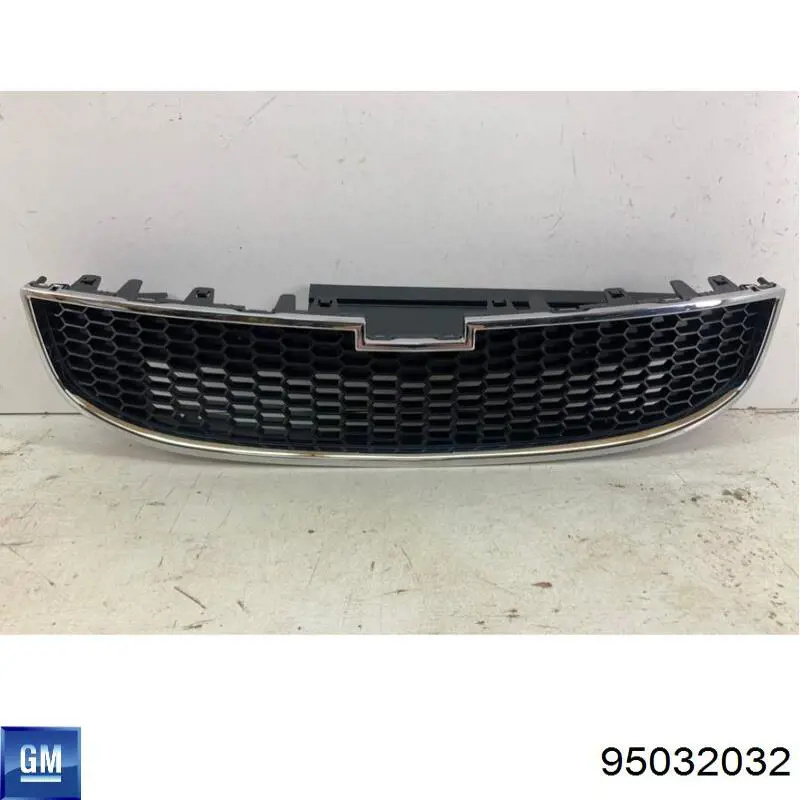 95032032 General Motors Решітка радіатора