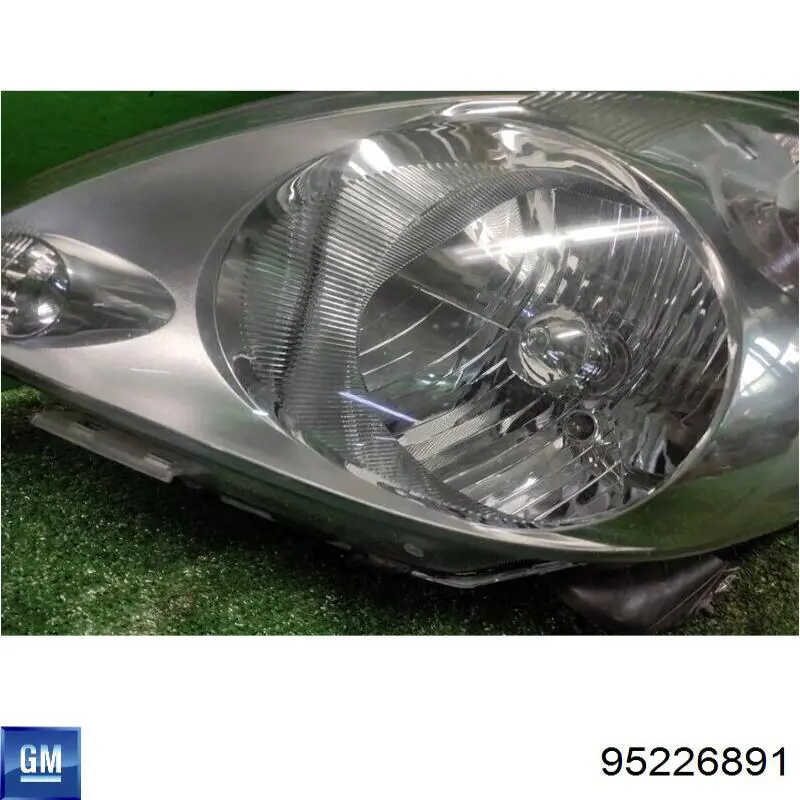 Купити 95226891 Opel Фара