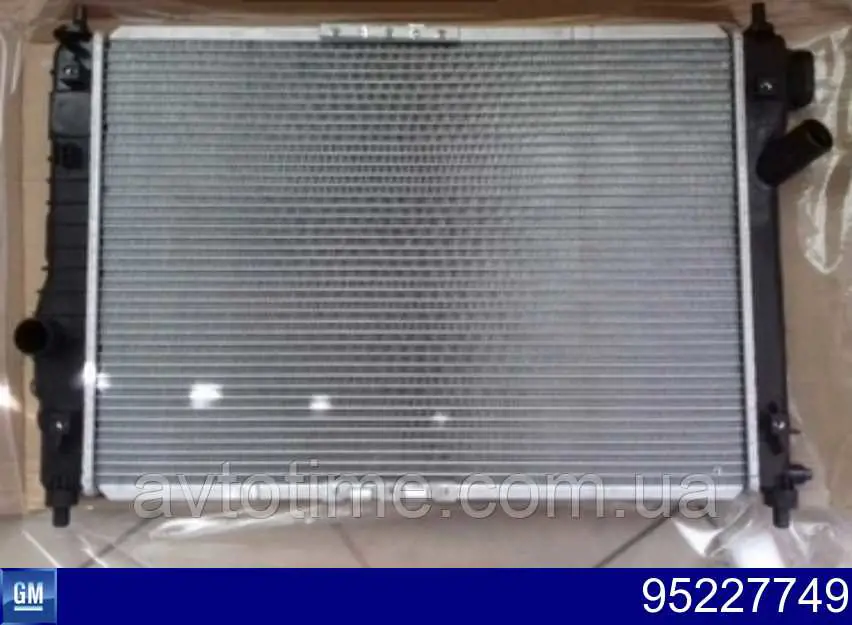 Купити 95227749 General Motors Радіатор двигуна