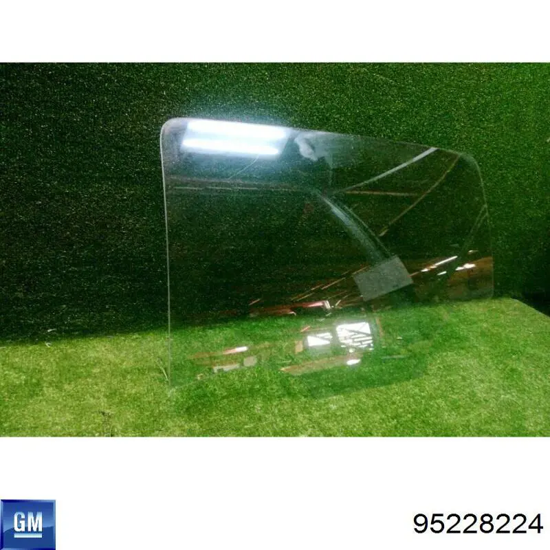 Скло задньої двері правої GS1712D304 XYG