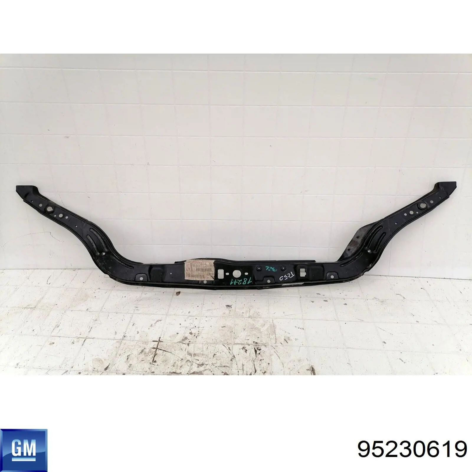 Купити 95230619 General Motors Супорт радіатора верхній/монтажна панель кріплення фар