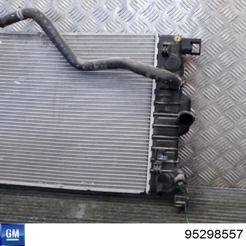 Радіатор основний General Motors 95298557 ціна, від 113.04 USD