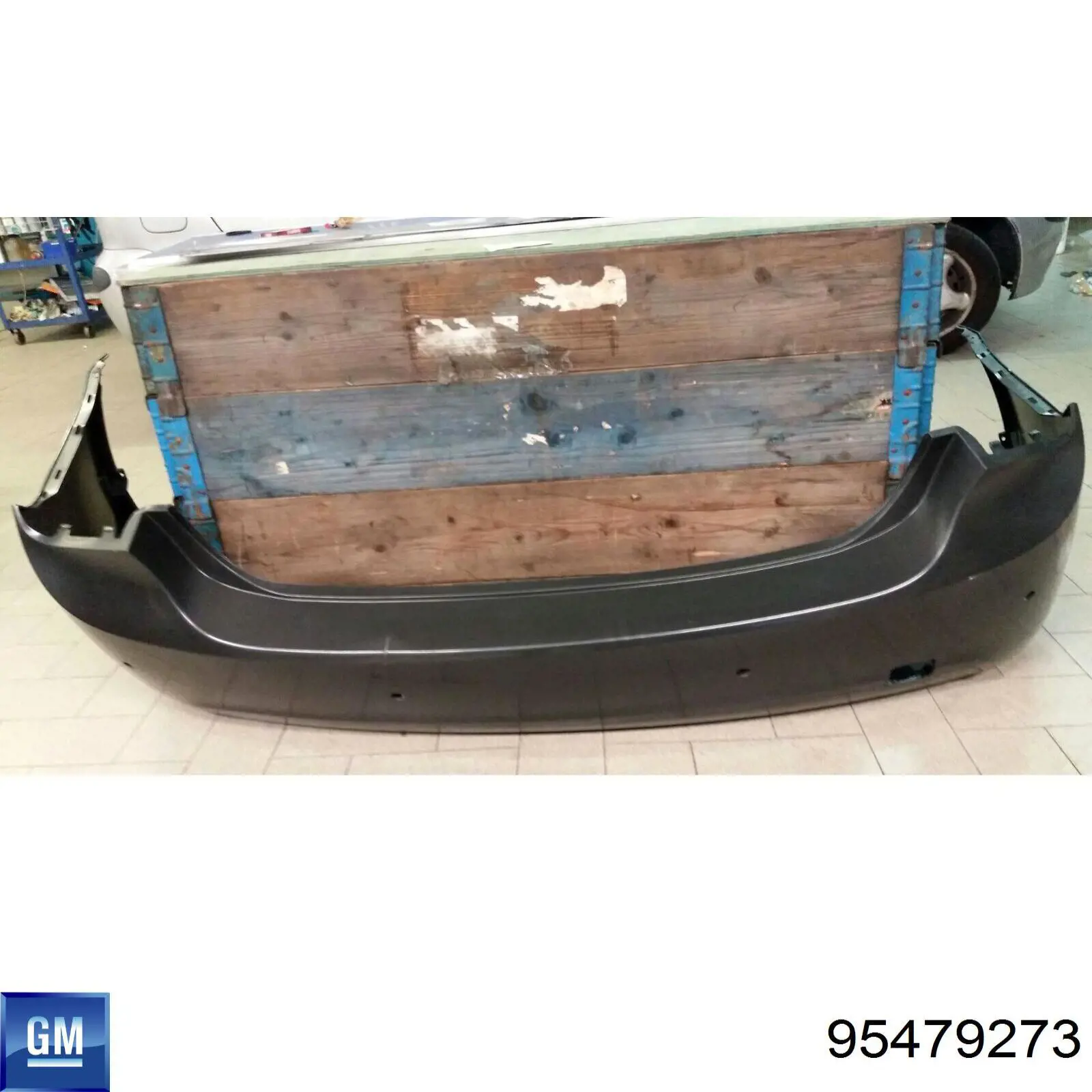 Кожух бампера заднього General Motors 95479273 ціна, від 74.58 USD