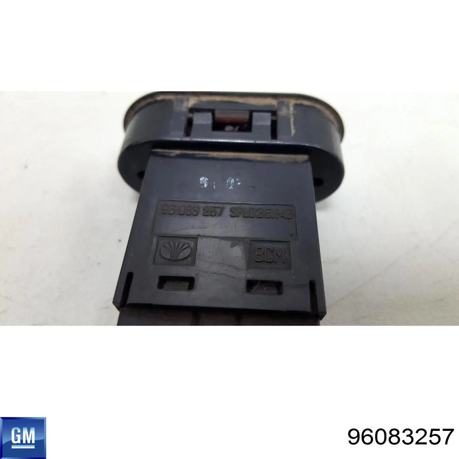 Кнопка аварійки 96083257 General Motors