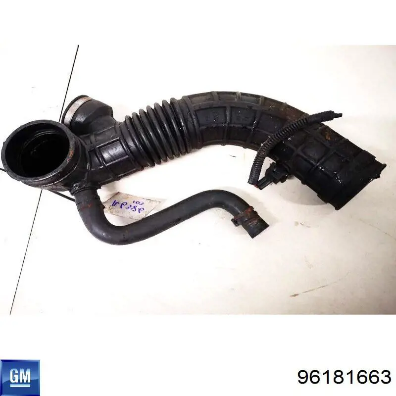 Купити 96181663 General Motors Патрубок повітряний, вихід повітряного фільтра