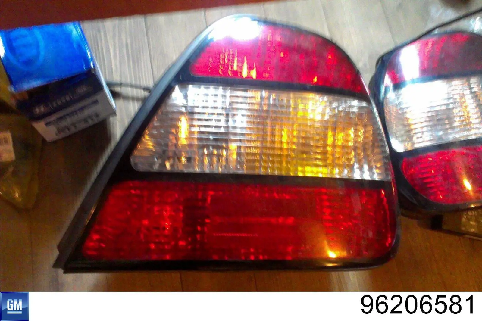 Купити 96206581 General Motors Задня права фара