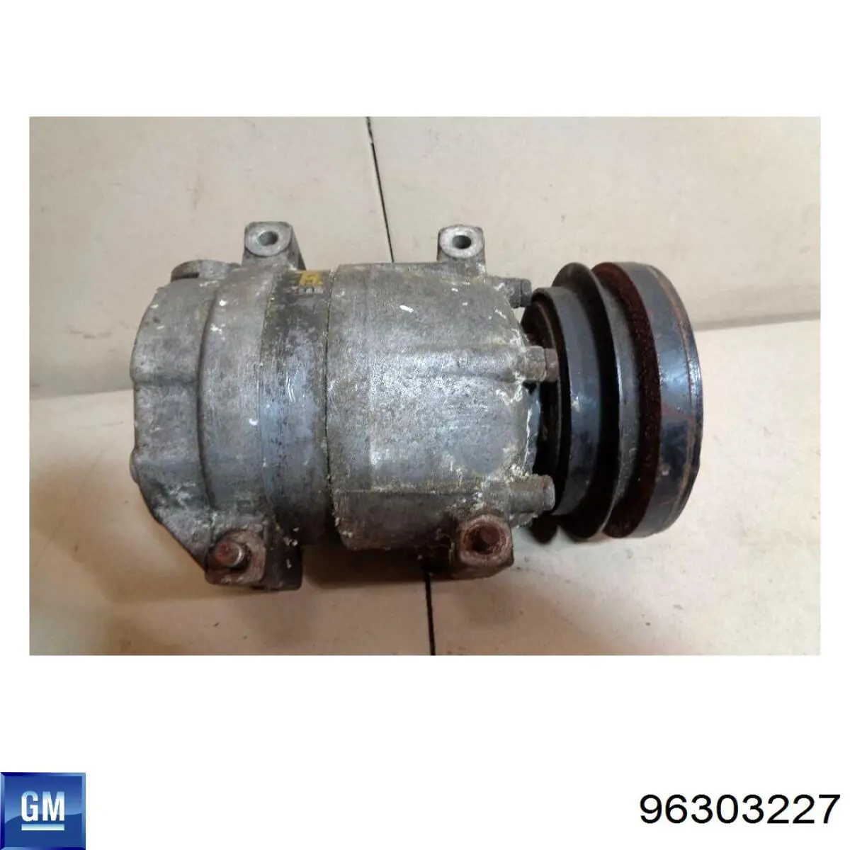 Підсилювач бампера заднього General Motors 96303227