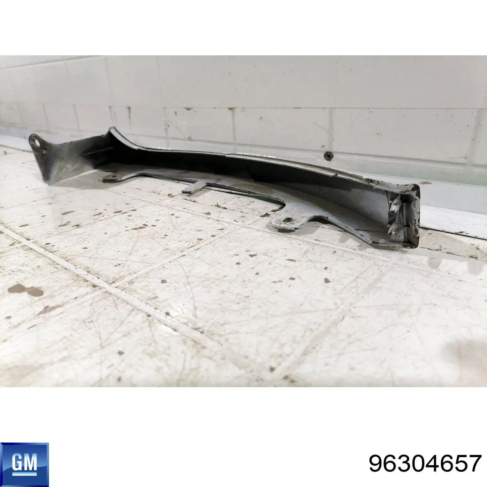 Вія (накладка) правої фари QAP 96304657R ціна, від 3.52 USD