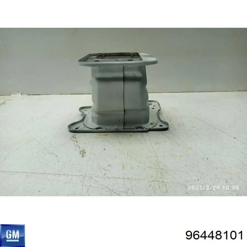 Кронштейн підсилювача переднього бампера General Motors 96448101 ціна, від 8.24 USD