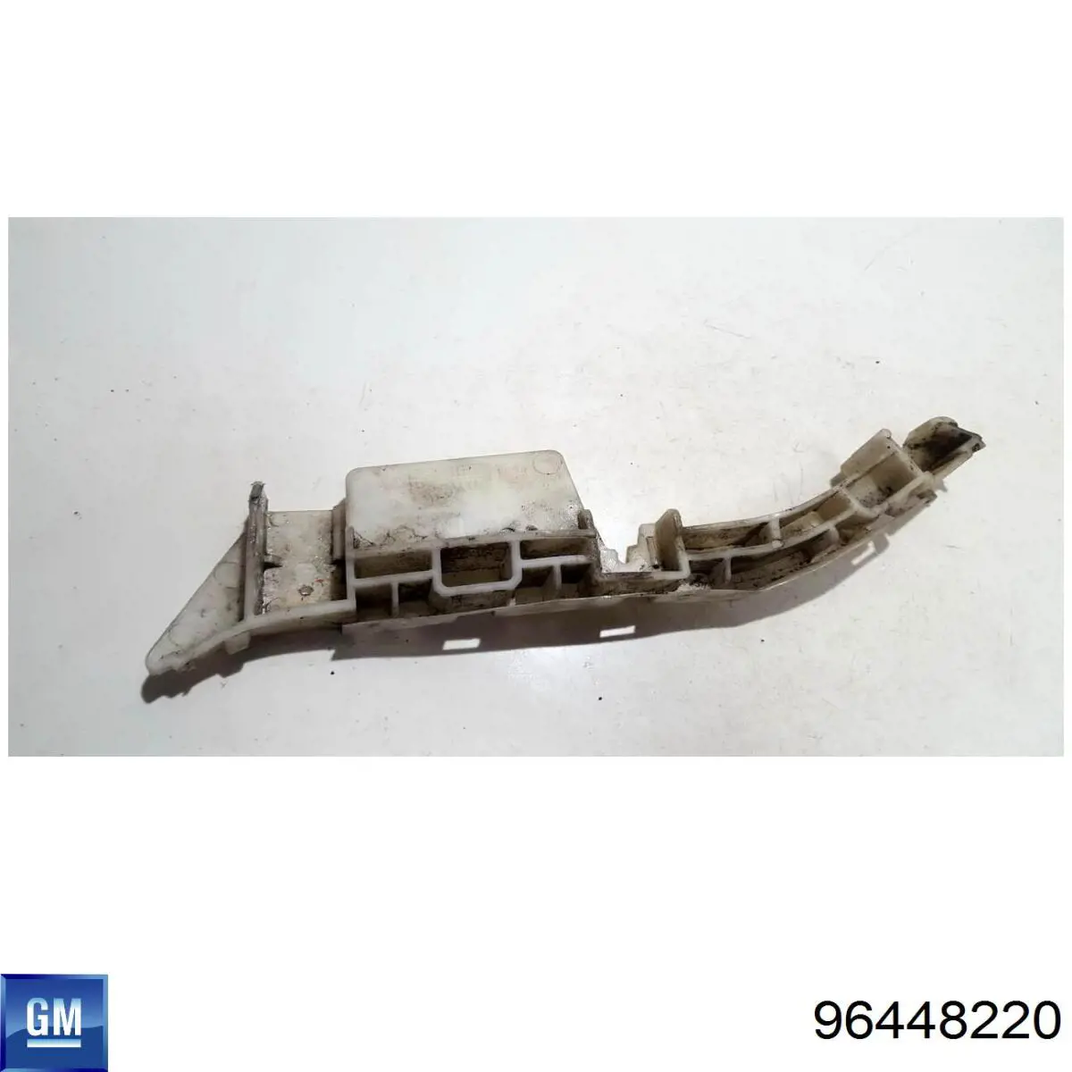 Праве кріплення переднього бампера General Motors 96448220 ціна, від 3.80 USD