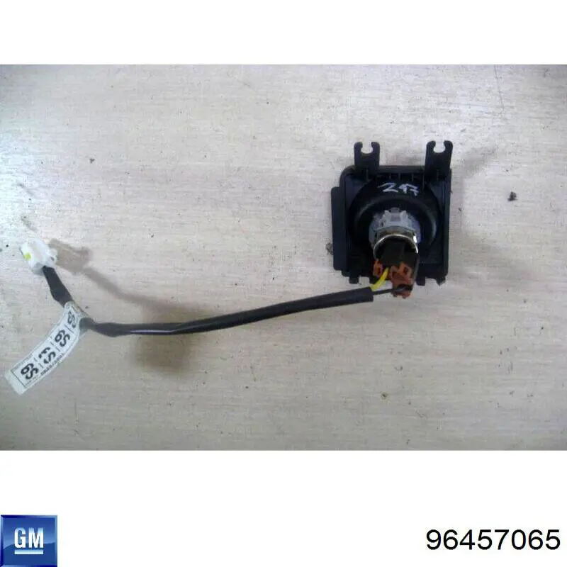 96457065 General Motors Розетка запальнички