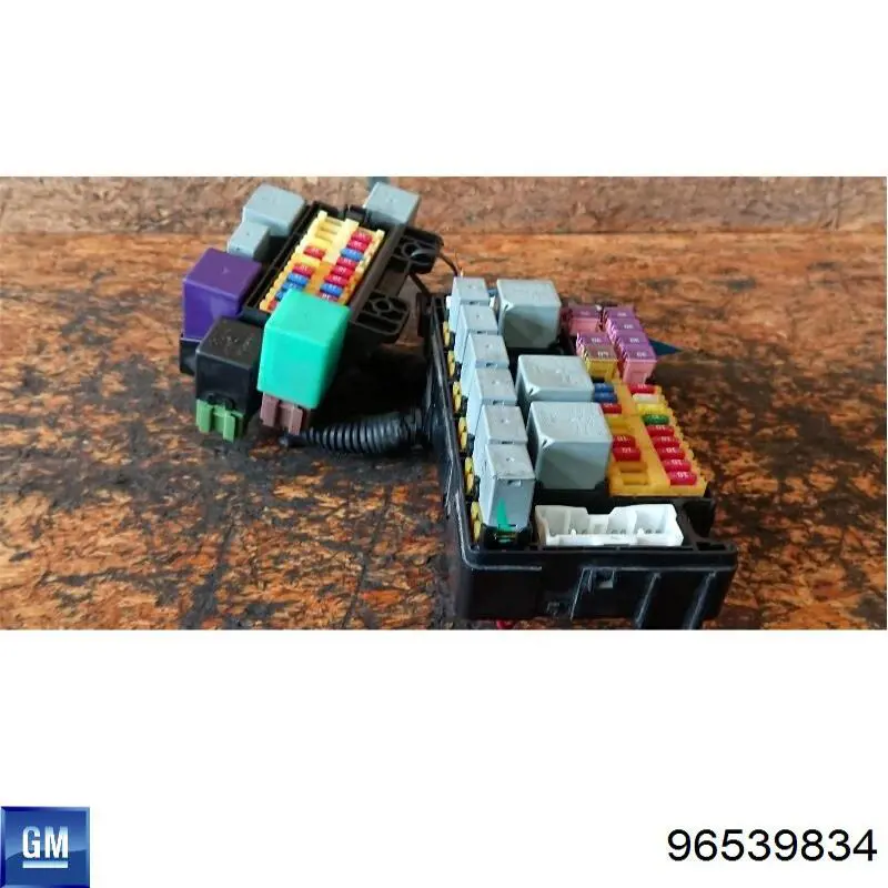 Коробка запобіжників General Motors 96539834 ціна, від 19.04 USD
