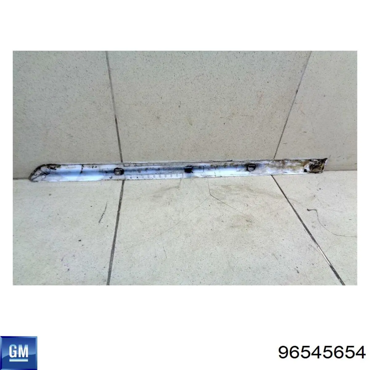 Молдинг задніх правих дверей General Motors 96545654 ціна, від 41.90 USD