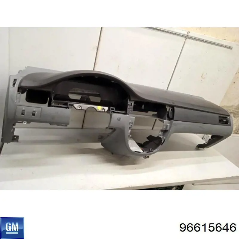 Панель салону передня "торпедо", верхня частина General Motors 96615646 ціна, від 51.92 USD