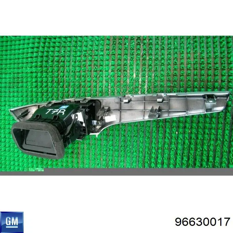 Купити 96630017 General Motors Решітка вентиляції салону на "торпедо"