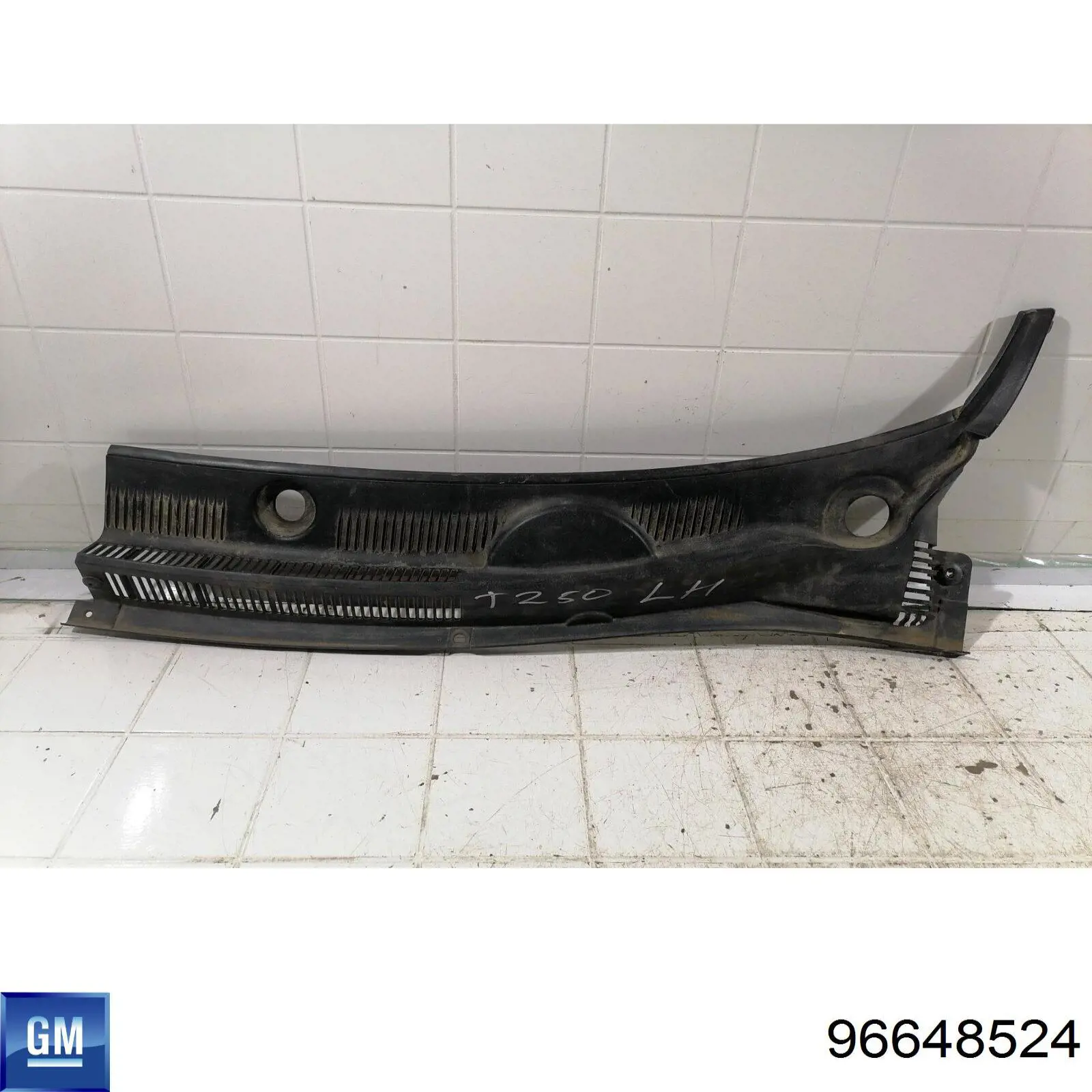 Решітка двірників, ліва General Motors 96648524 ціна, від 6.53 USD