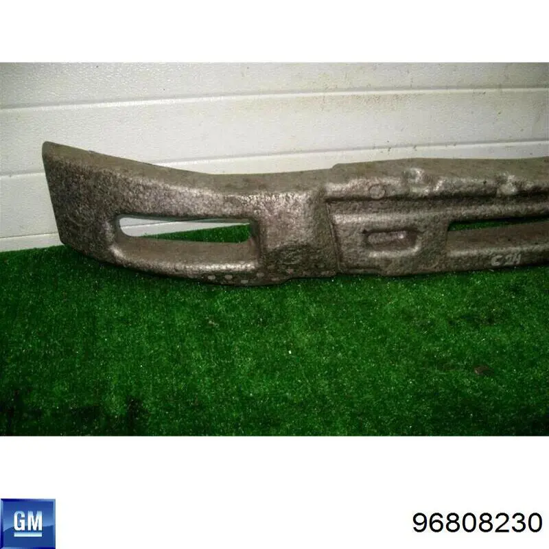 Абсорбер (наповнювач) бампера переднього 96808230 General Motors