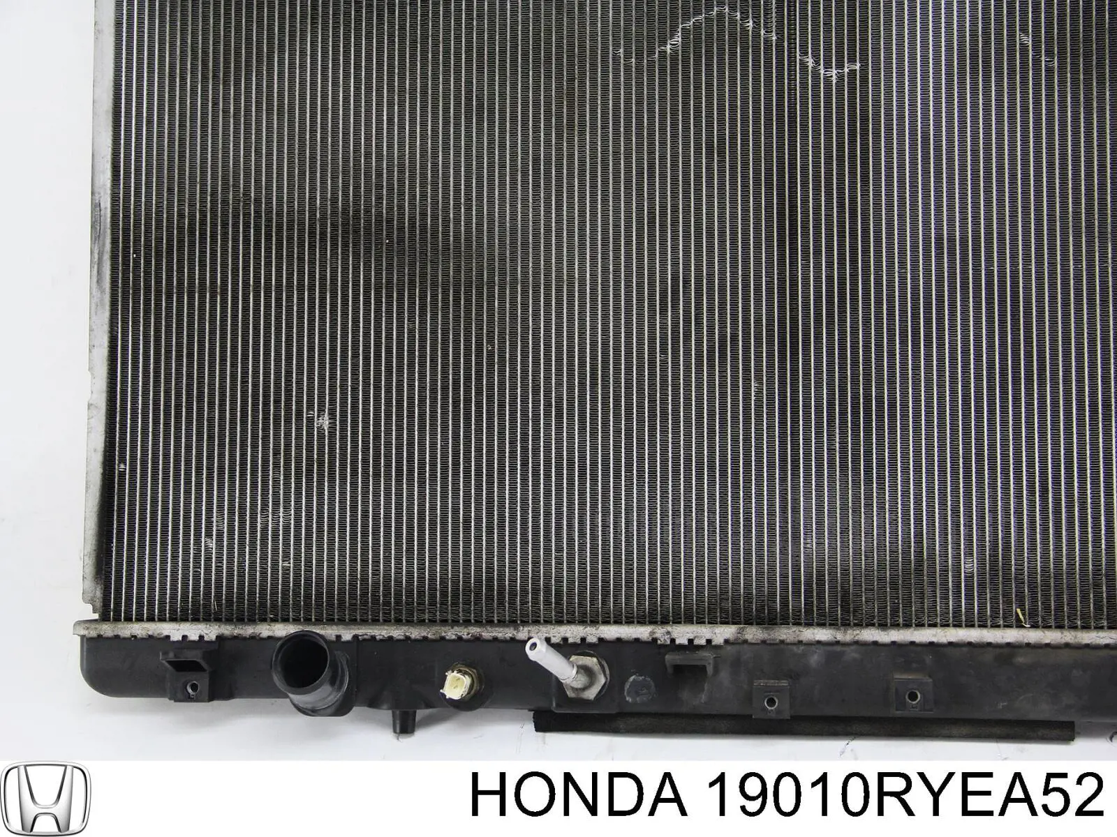 Купити 19010RYEA52 Honda Радіатор двигуна