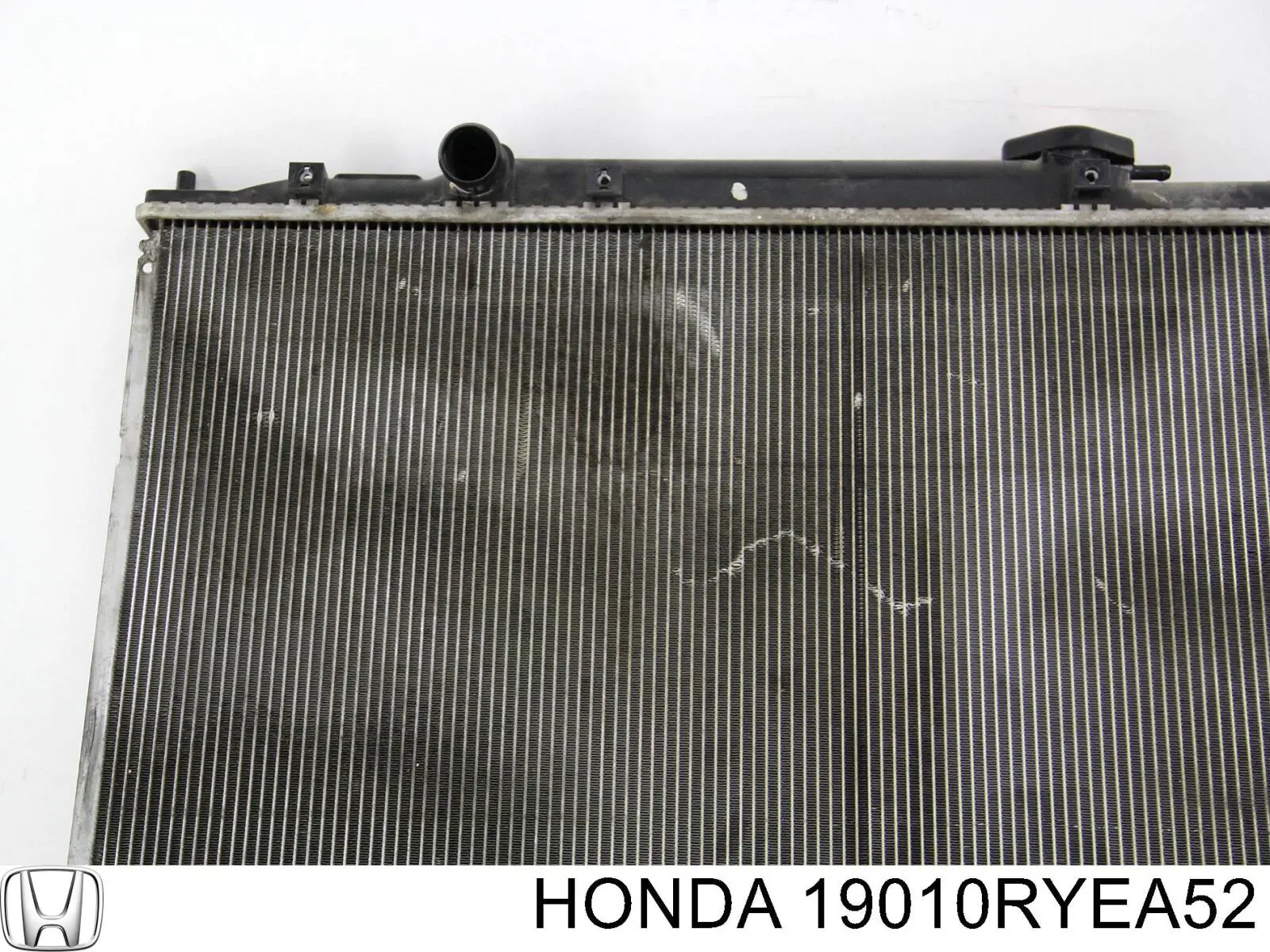 Радіатор 19010RYEA52 Honda
