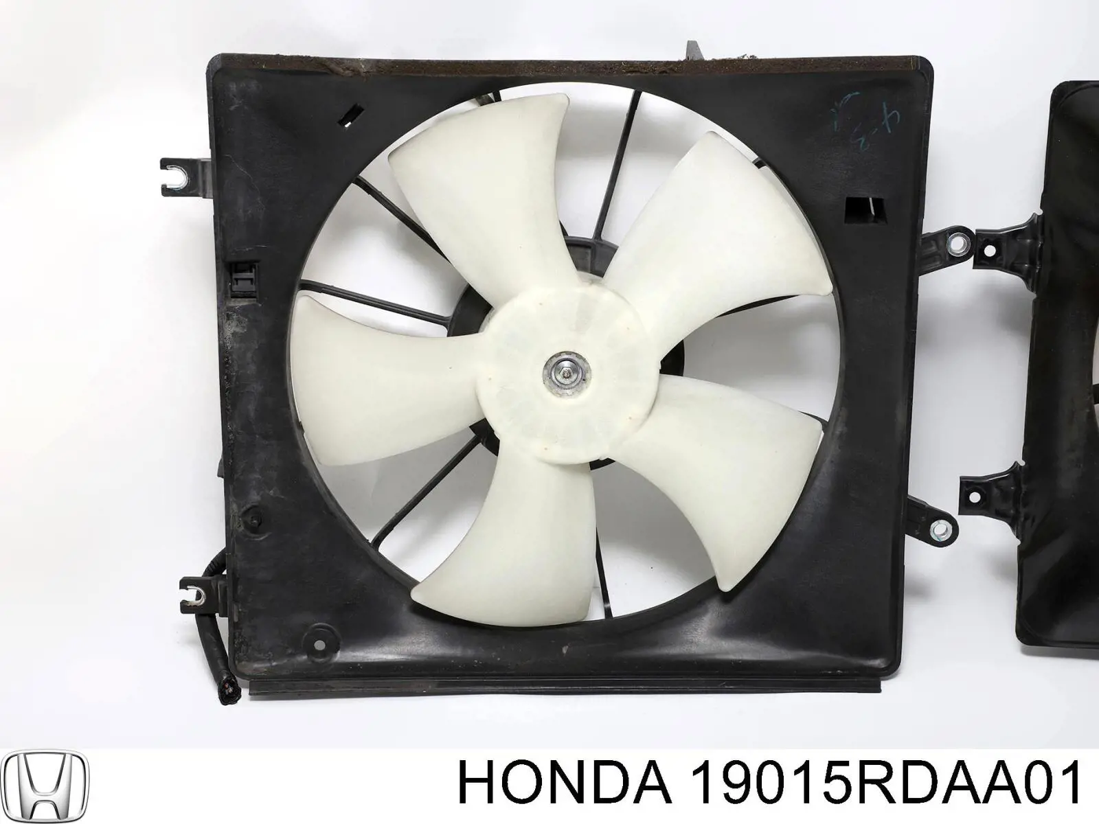 19015RDAA01 Honda дифузор (кожух радіатора охолодження)