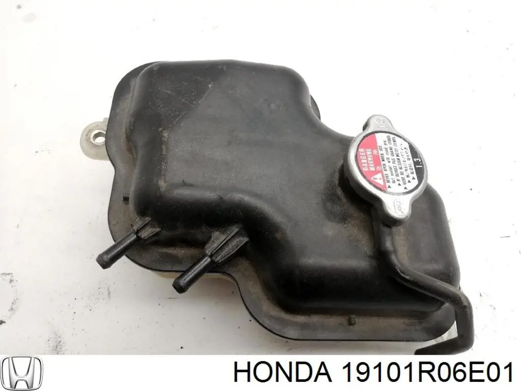 Бачок системи охолодження двигуна розширювальний Honda 19101R06E01 ціна, від 16.91 USD