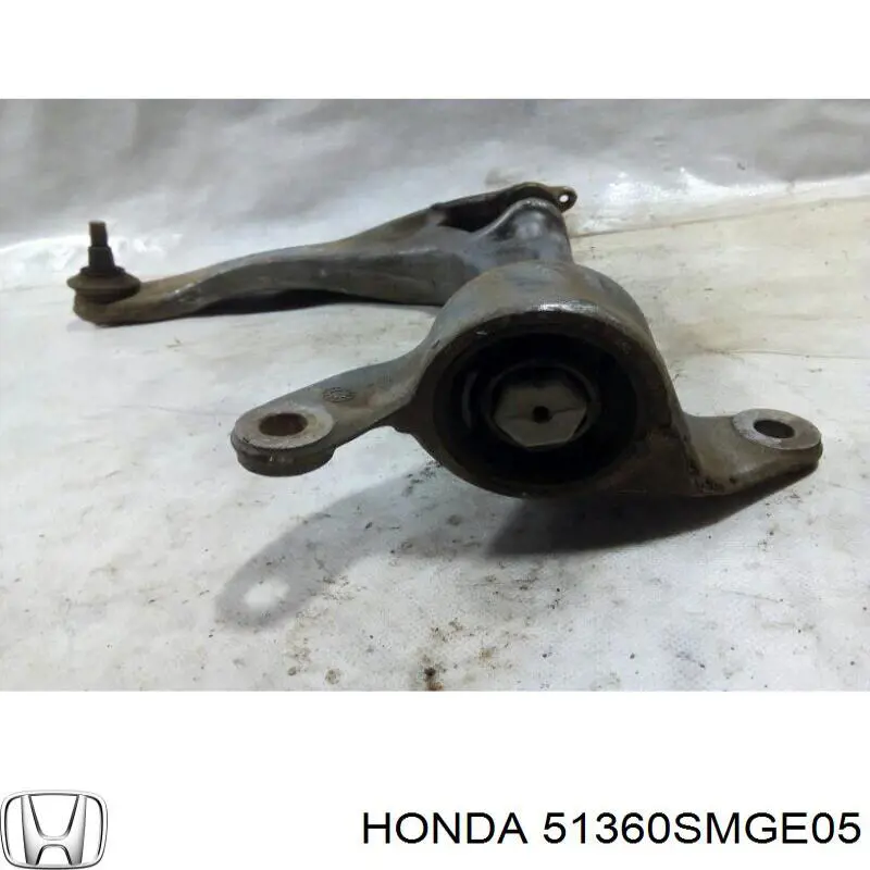 Важіль передньої підвіски нижній, лівий 51360SMGE05 Honda