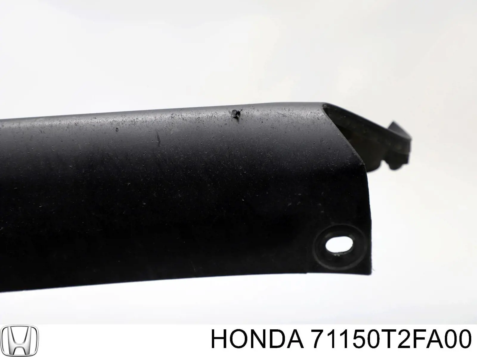 Молдинг решітки переднього бампера, нижній Honda 71150T2FA00 ціна, від 667.28 USD