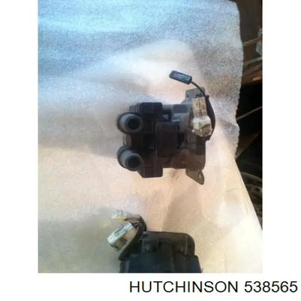 Сайлентблок кронштейна верхньої подушки двигуна 538565 HUTCHINSON