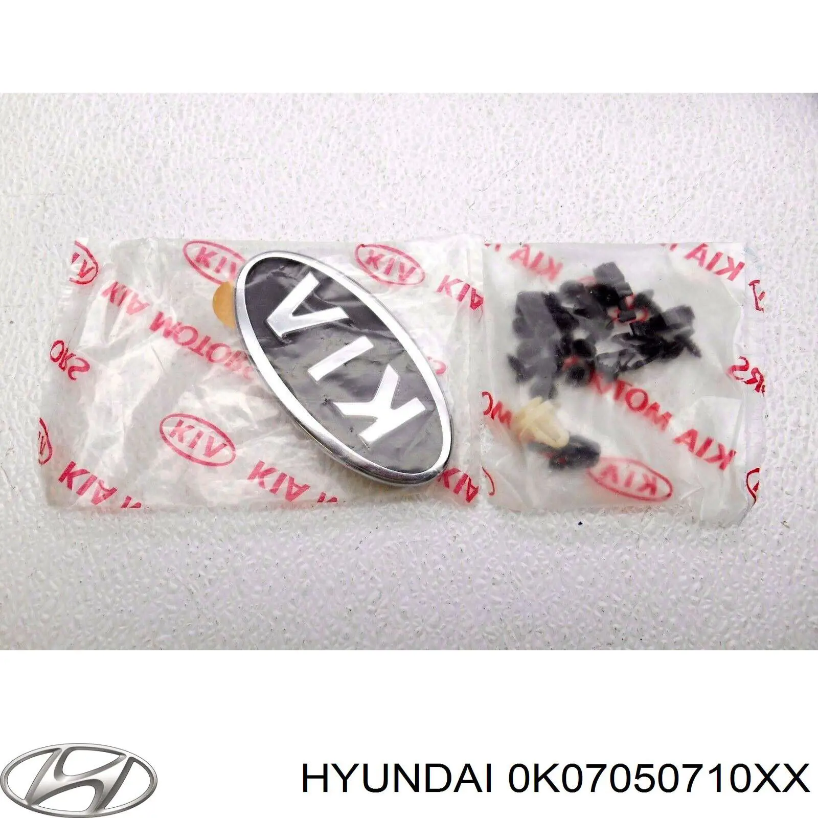 Решітка радіатора 0K07050710XX Hyundai/Kia