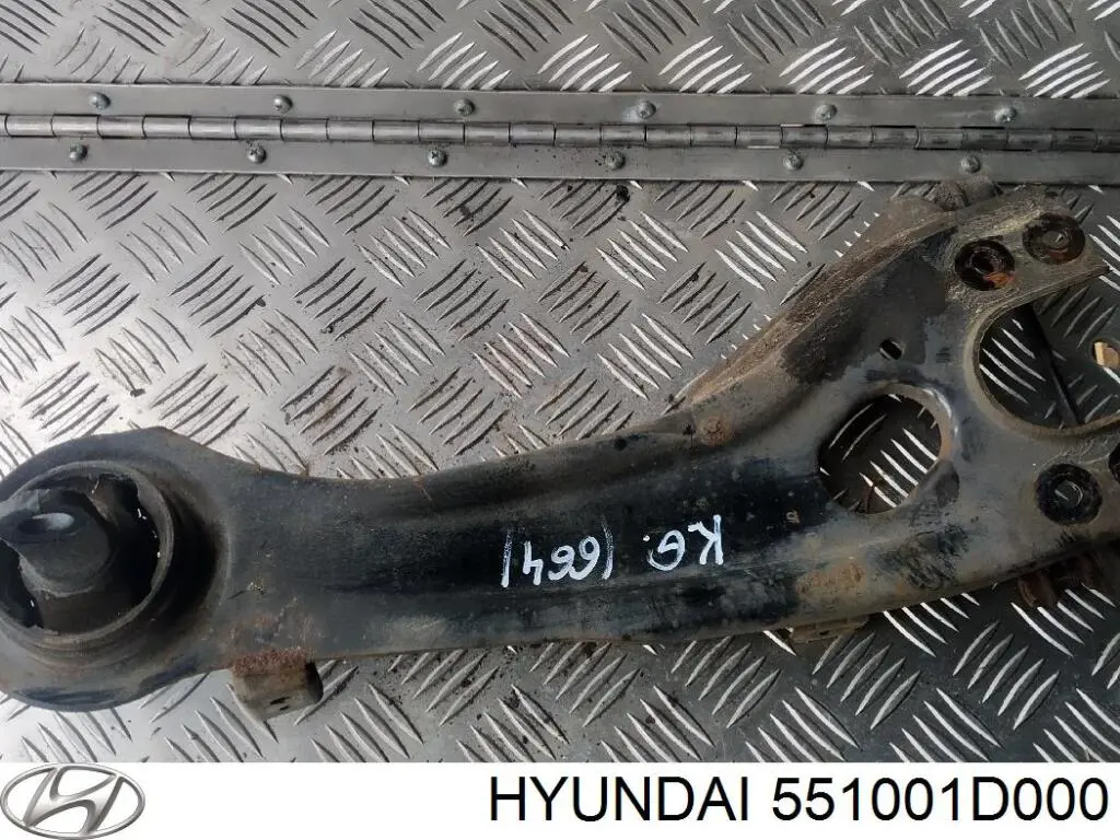 Важіль задньої підвіски верхній, лівий/правий 551001D000 Hyundai/Kia