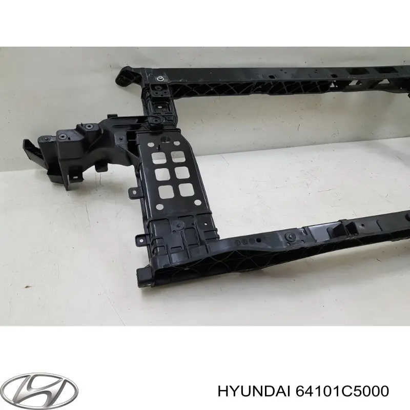 Рамка радіатора 64101C5000 Hyundai/Kia