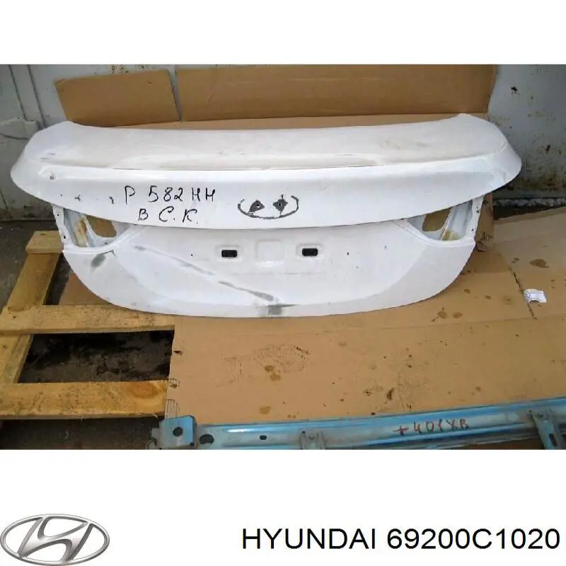 Кришка багажника 69200C1020 Hyundai/Kia