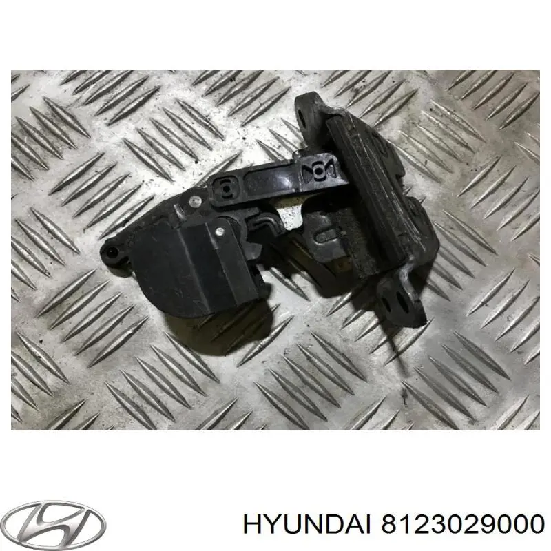 Замок кришки багажника/задньої 3/5-ї двері, задній Hyundai Lantra 2 (Хендай Лантра)