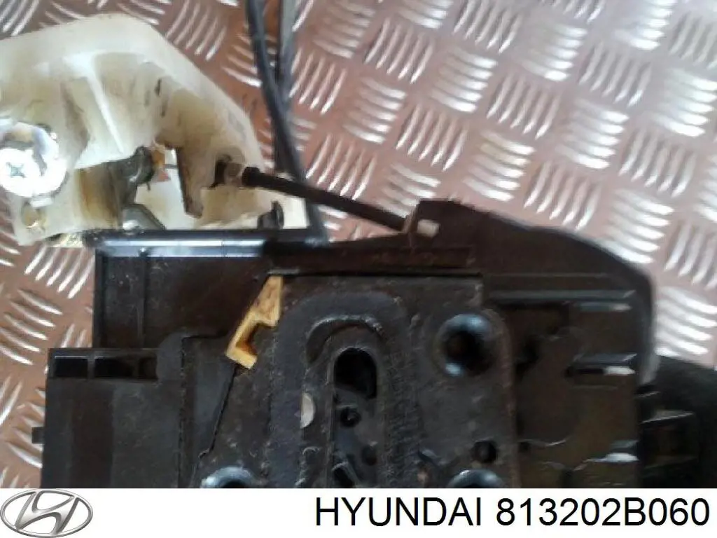 813202B060 Hyundai/Kia Замок двері правої передньої