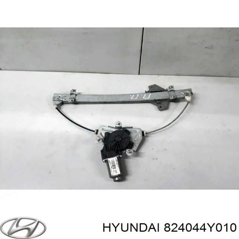  824044Y010 Hyundai/Kia
