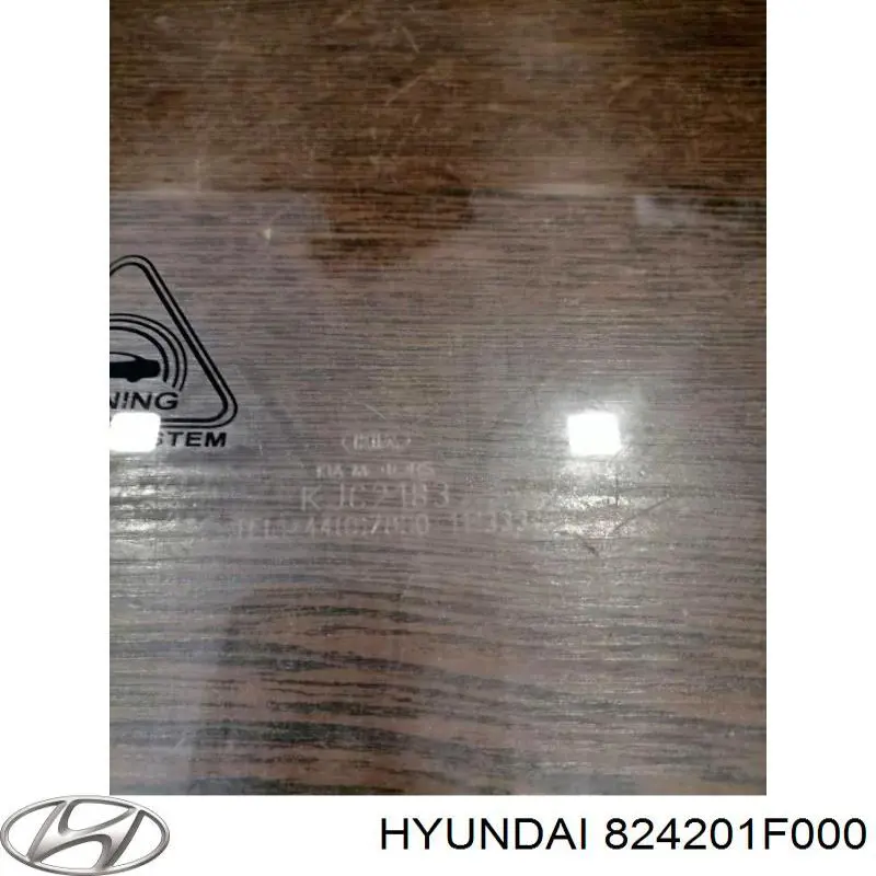 824201F000 Hyundai/Kia скло передніх дверей, правою