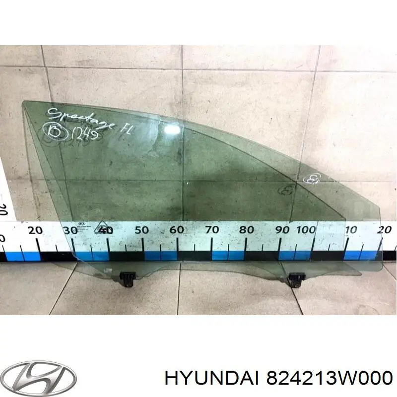 Скло передніх дверей, правою 824213W000 Hyundai/Kia