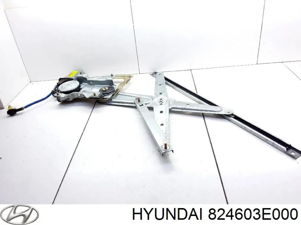 824603E000 Hyundai/Kia двигун склопідіймача двері передньої, правої