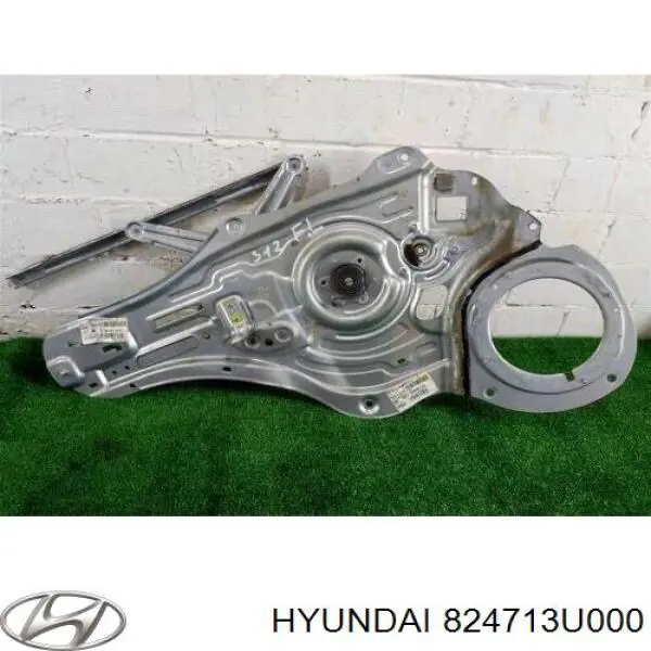 824713U000 Hyundai/Kia Підйомник механічний вітрового скла