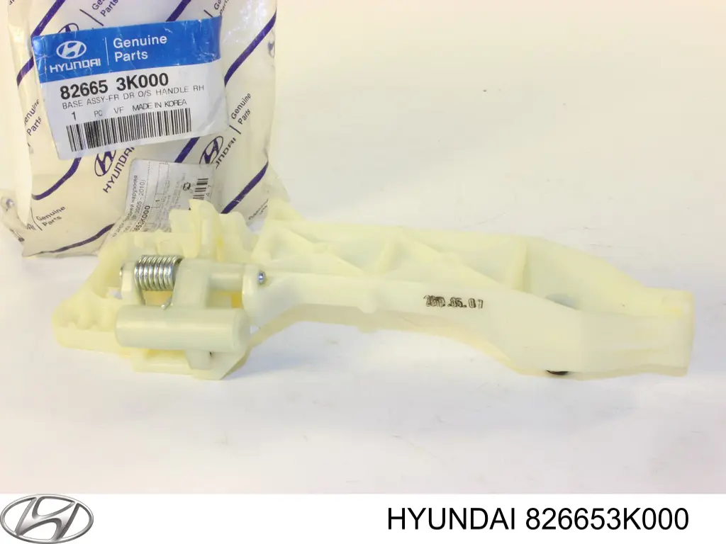 826653K000 Hyundai/Kia Тримач зовнішньої ручки дверей, передньої правої