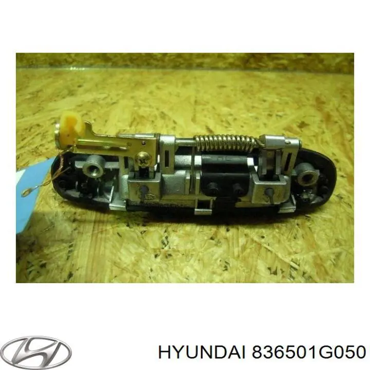 Ручка задньої двері зовнішня ліва Hyundai/Kia 836501G050 ціна, від 4.40 USD