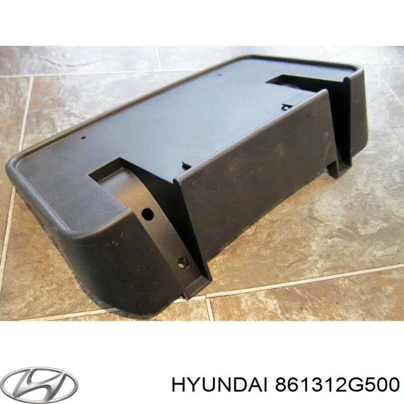 Накладка лобового скла 861312G500 Hyundai/Kia