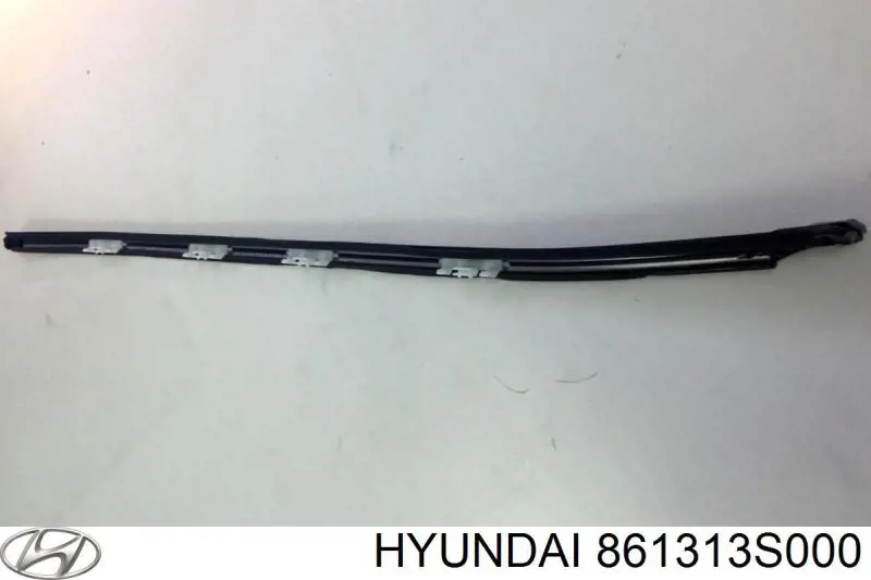 861313S000 Hyundai/Kia молдинг лобового скла, лівий