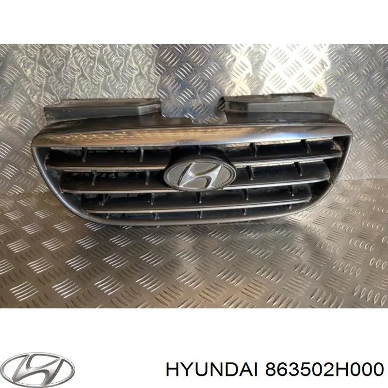 Решетка радиатора 09- на Hyundai Elantra HD