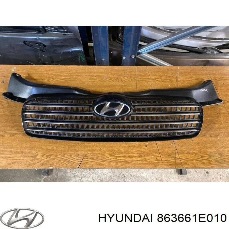 Накладка (рамка) решітки радіатора 863661E010 Hyundai/Kia